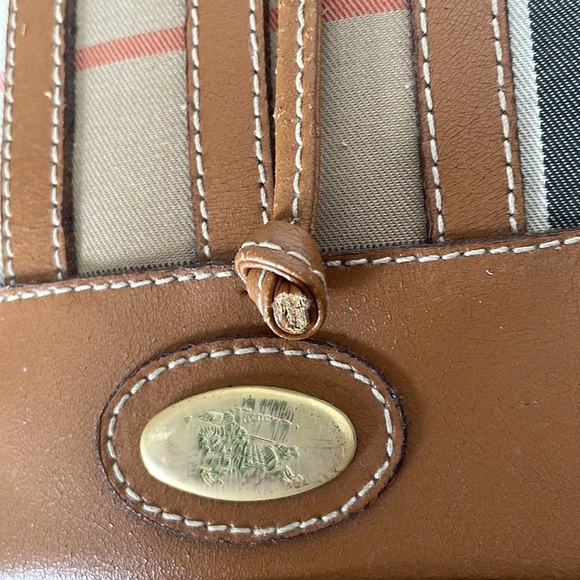 Authentic Burberry Nova Check Shoulder/Crossbody Bag. - Picture 6 of 16